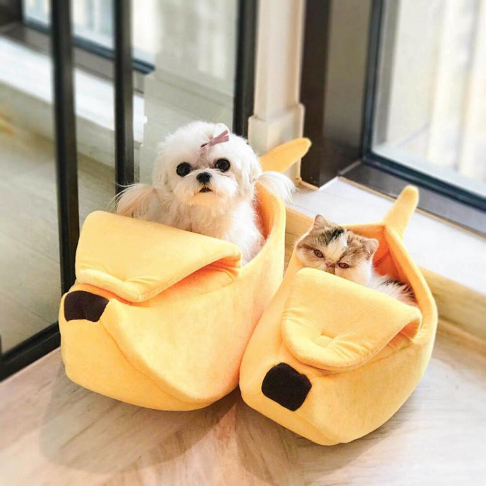 BANANA SHAPE PET BED